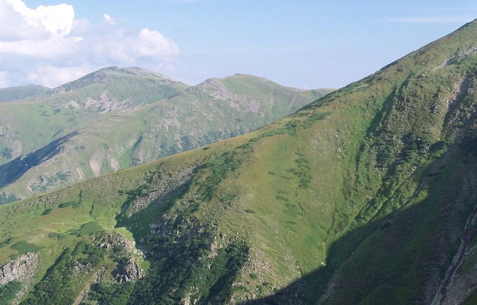 Північний схил гори Бребенескул, фото: Вікіпедія