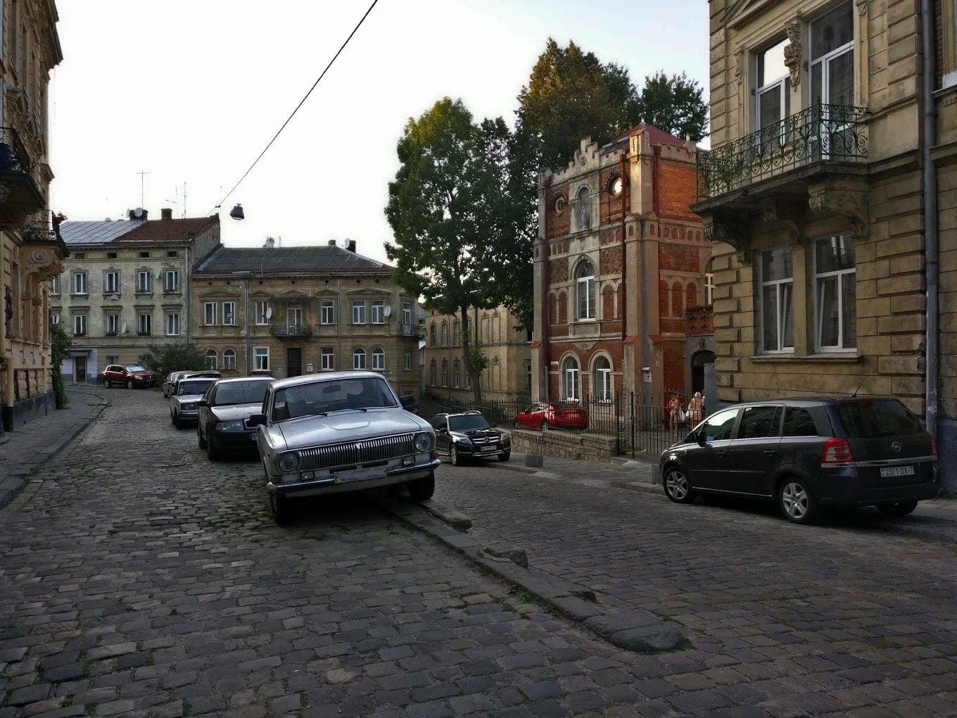 Рельєф вулиці нерівномірний (фото Мар’яни Любенко)