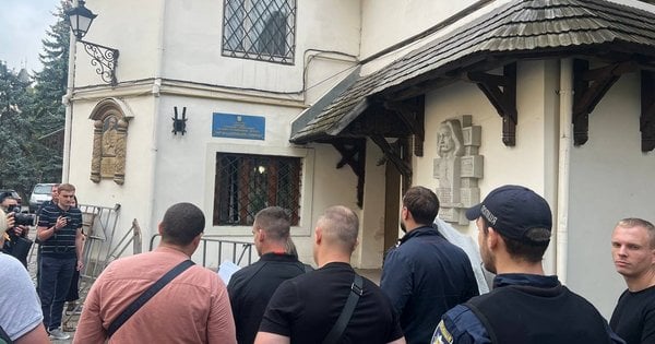 У самому серці Львова розпочали примусове видворення державного підприємства