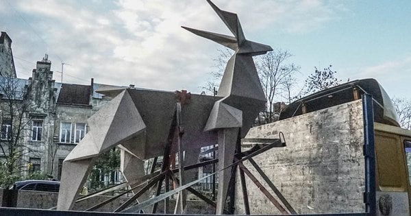 Фігура оленя в техніці оригамі: Львівський проєкт для Венеційського бієнале