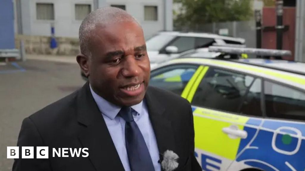 Мігранта-злочинця за сексуальні злочини з Еппінга депортують «цього тижня»