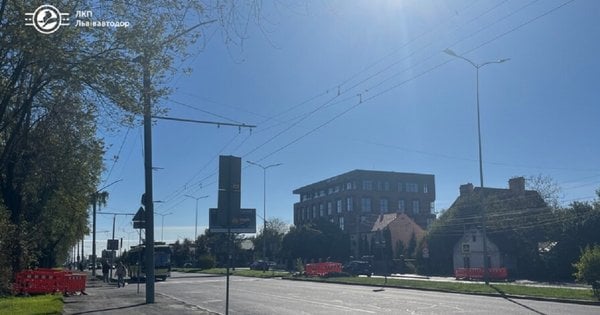 На вул. Стрийській у Львові розпочали встановлювати нові світлофори.
