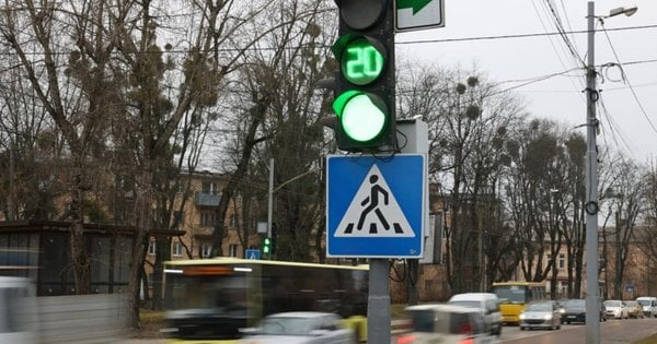 Світлофори Львова більше 20 годин функціонують без електрики — у місті перевіряють запасне живлення