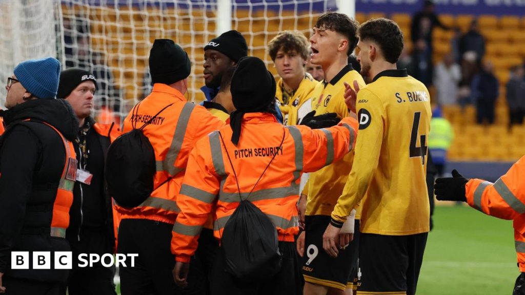 Вовки: Вболівальники повстають і критикують Вітора Перейру через безвиграшну серію Вовків у Прем’єр-лізі