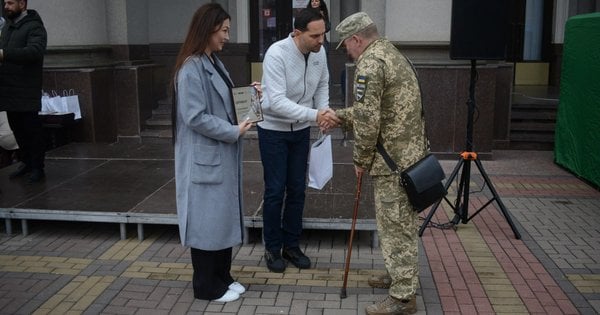 Житло для військових: у Рівному 49 ветеранам вручили сертифікати на придбання квартир