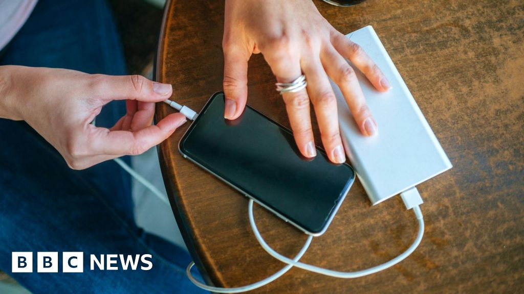 Чоловік загорівся від павербанку у бізнес-залі аеропорту Мельбурна