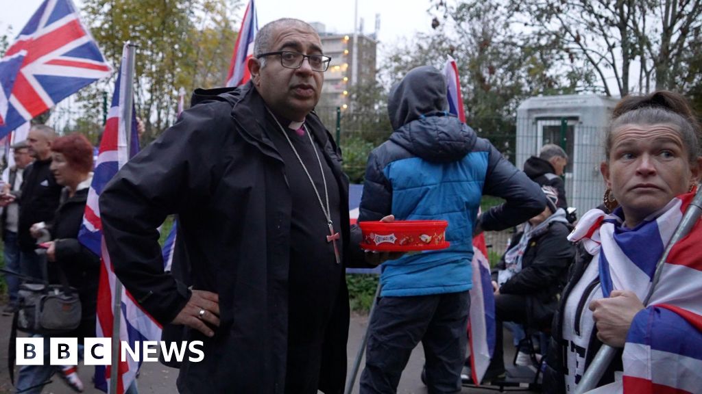 Чому прихильники Томмі Робінсона обирають християнство