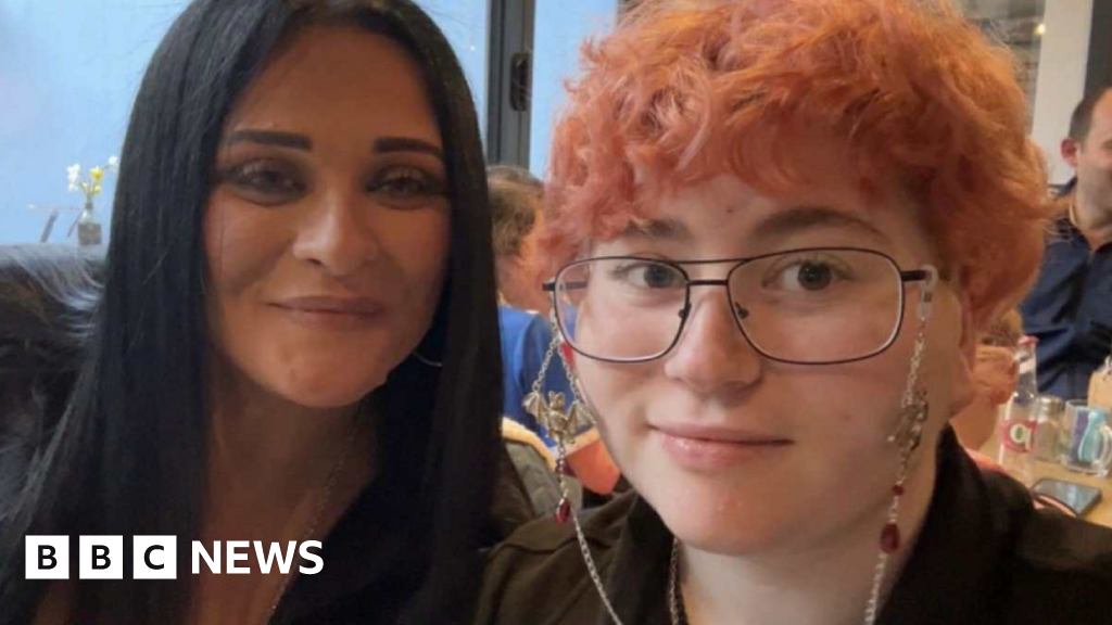 Чи допустиме для батьків використовувати додатки для відстеження своїх дорослих дітей?