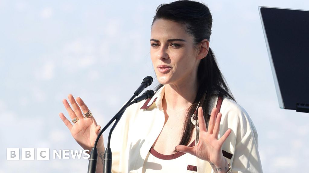 Крістен Стюарт обурена, що Голлівуд відкотився назад у правах жінок після руху MeToo.