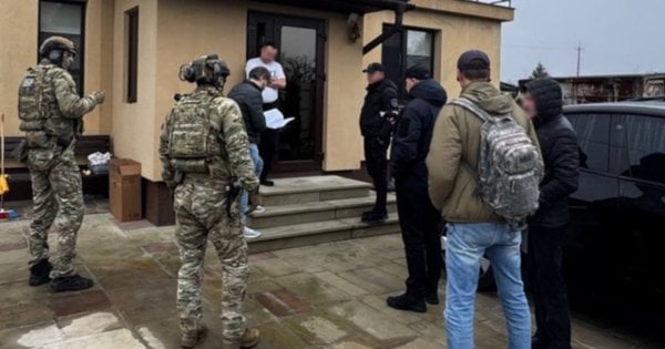 На Прикарпатті затримали посадовців Держпраці за регулярне отримання хабара – деталі і світлини