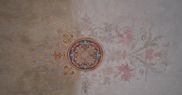 У будинку на вулиці Скорика у Львові знайшли та відновили розписи з трьох епох – фото