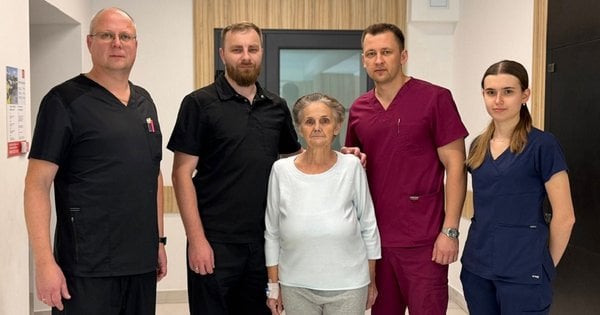 Незвичайний клінічний випадок: стент із загальної жовчної протоки перемістився у праву печінкову.