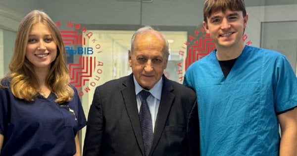 Трансплантологи зі Львова вдало провели операцію з пересадки нирки чоловіку з Прикарпаття, якому 76 років.