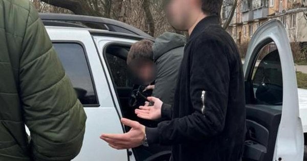 У Львові водій Mazda збив охоронця в парку «Знесіння» і зник з місця події – деталі інциденту