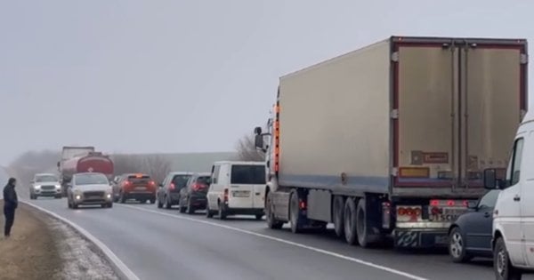 Ускладнене дорожнє рух на трасі Львів - Івано-Франківськ через сильний слизький лід: подробиці