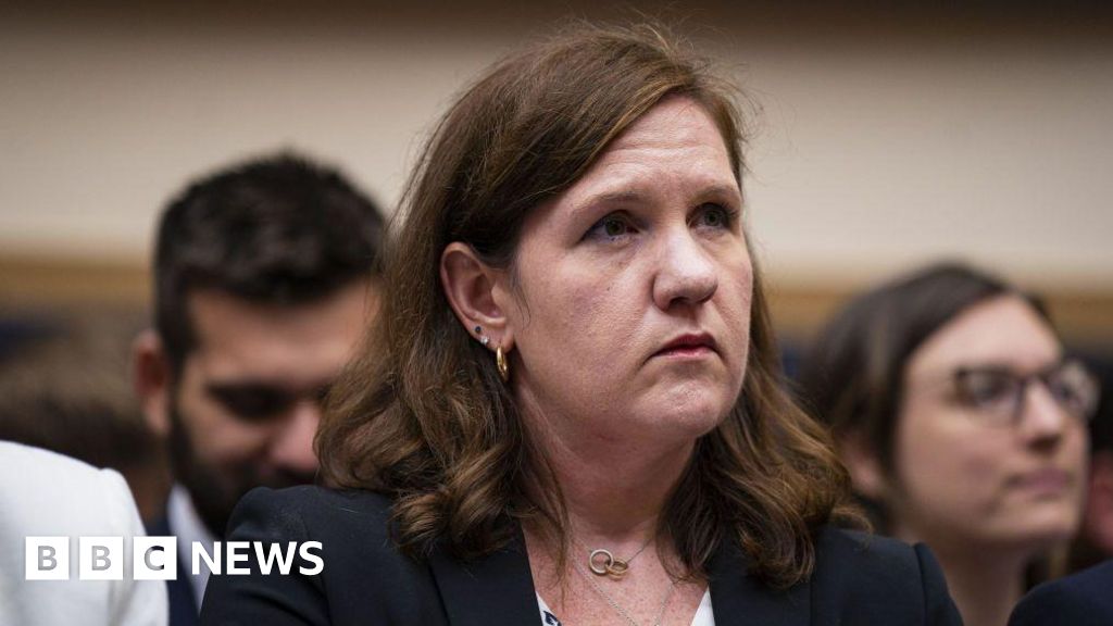 Верховний суд США розглядає суперечку щодо повноважень Трампа звільняти посадовця федерального агентства