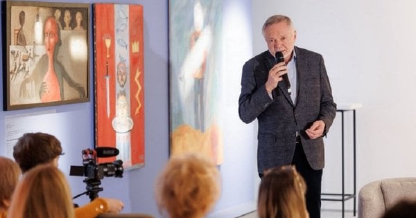 Батько очільника ЛОДА долучився до власників компанії з реалізації артпринтів.