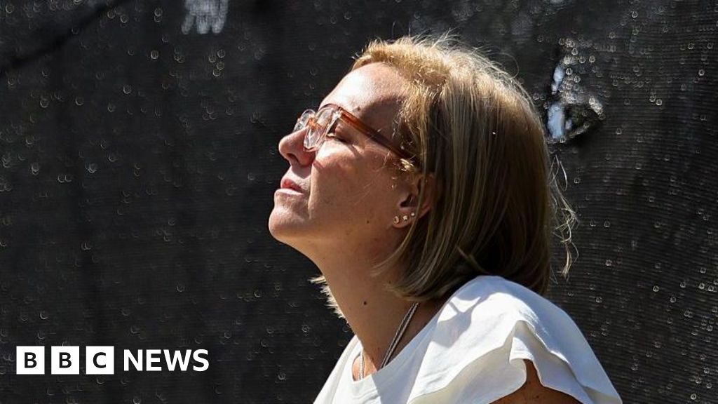 Чоловік доньки кандидата опозиції Венесуели звільнений з ув'язнення, заявила дружина