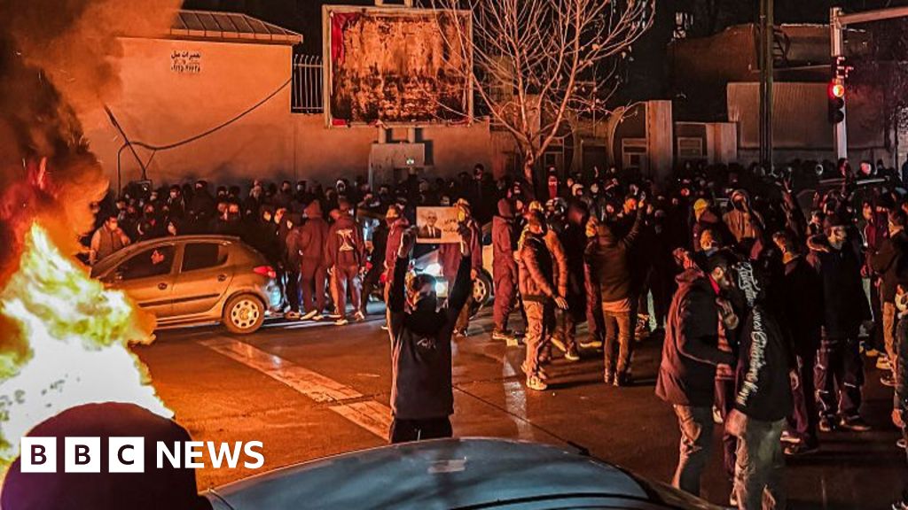 Іран попереджає про відплату у разі нападу США, на тлі сотень загиблих під час протестів