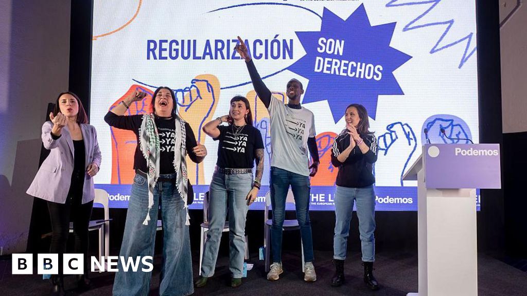 Іспанія планує надати легальний статус 500 000 мігрантам без документів