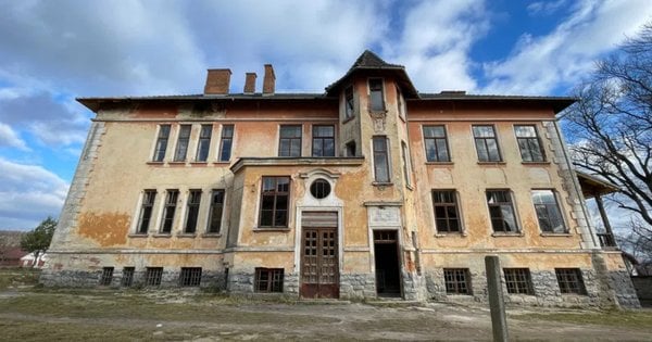 Історичну споруду у Роздолі на Львівщині виставили на продаж на OLX - фото