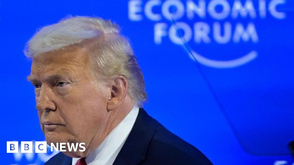 Канада існує завдяки США, Трамп критикує Карні у промові на Давоському форумі