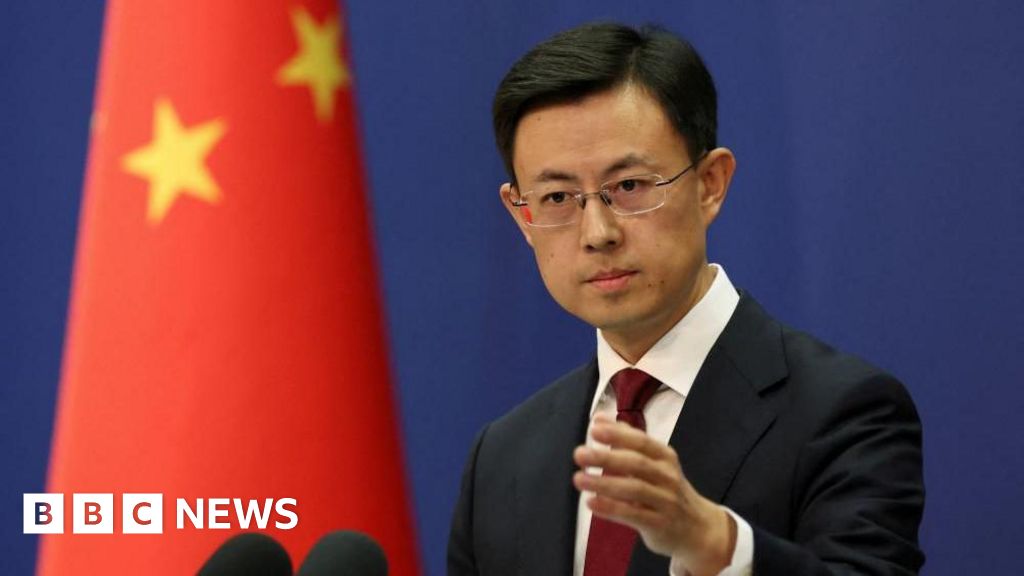 Китай заявляє, що угода з Канадою не спрямована проти США після погрози тарифів від Трампа.