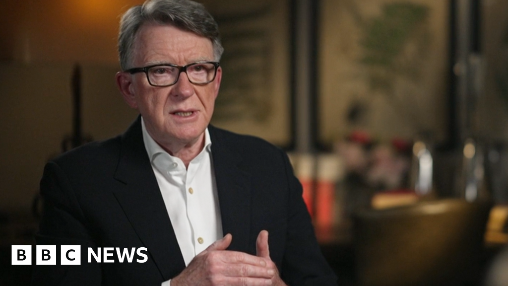 Лорд Пітер Мендельсон каже, що Епштейн тримав мене «окремо» від своєї сексуальної сторони, бо я гей.