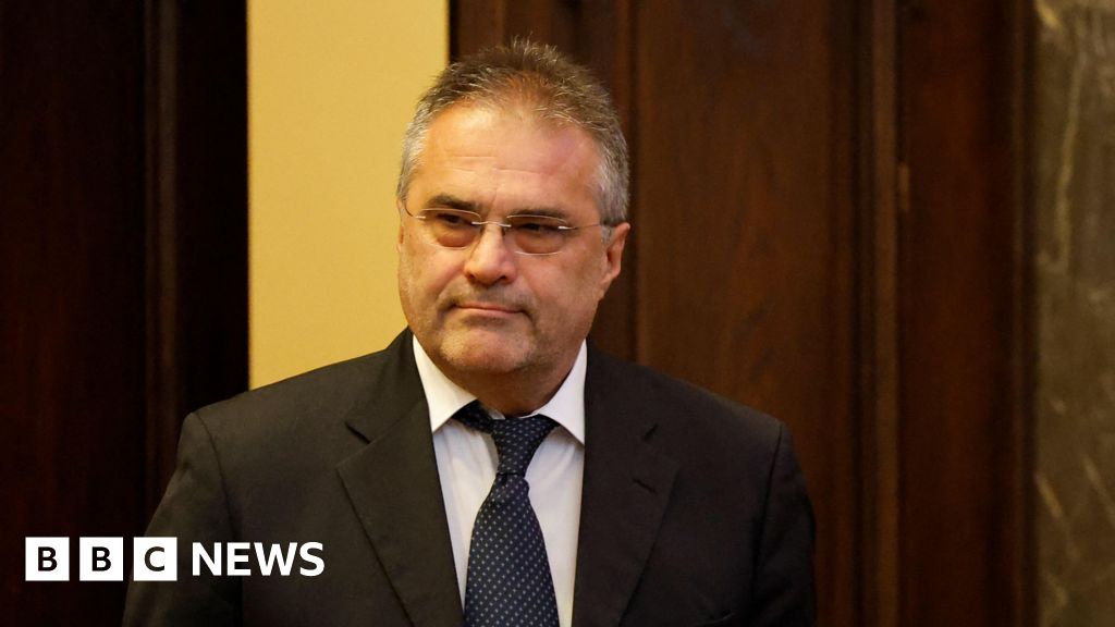 Наймасштабніший шпигунський суд в Австрії за кілька десятиліть ставить колишнього розвідника на лаву підсудних