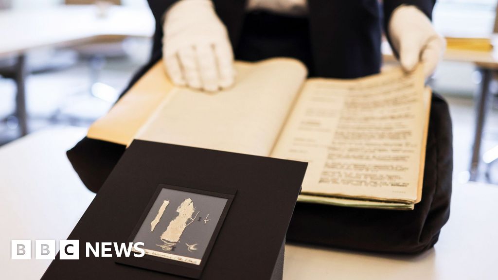 Німеччина повертає Франції викрадені частини Баюзького гобелену