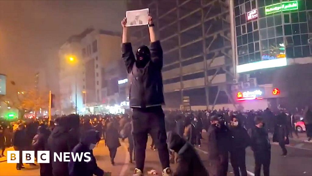 Очевидці розповідають про криваве придушення по всій країні