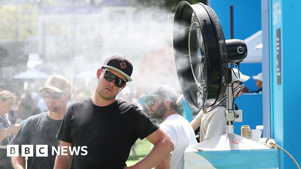 Попередження про спеку в Австралії під час святкування національного дня мільйонами людей