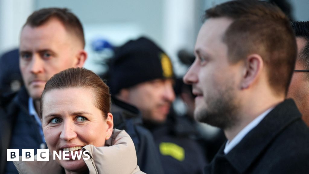 Прем'єрка Данії Метте Фредеріксен у Гренландії з метою «показати підтримку»