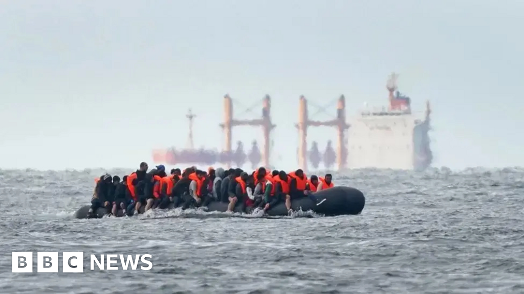 Руанда подала позов до Великої Британії через скасовану угоду щодо мігрантів.