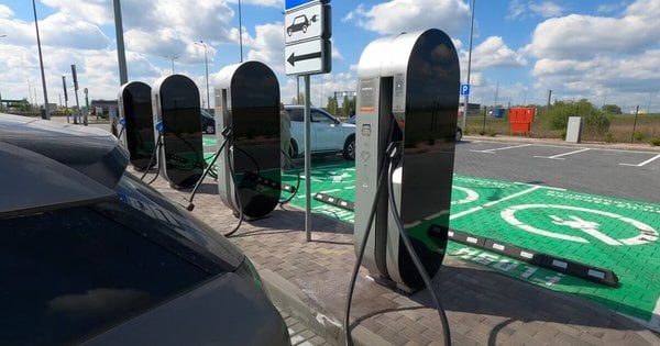 У Львові проведуть конкурс на встановлення станцій для зарядки електрокарів: подробиці