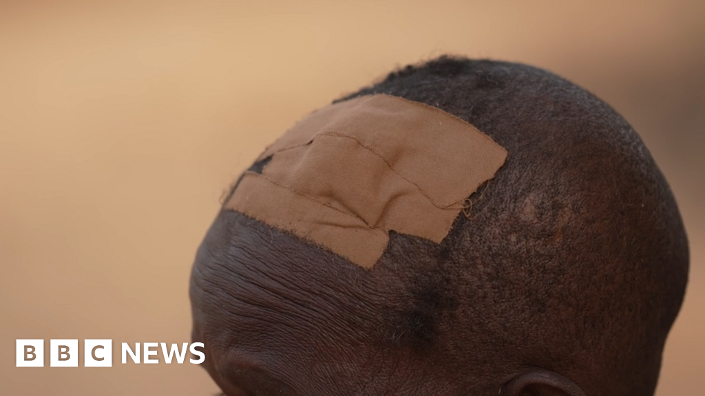 Жінка тікає з викрадення в церкві Нігерії