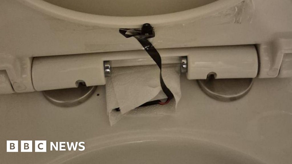 Жінка відчула себе «приниженою» через вебкамеру в туалетах ресторану Giggling Squid