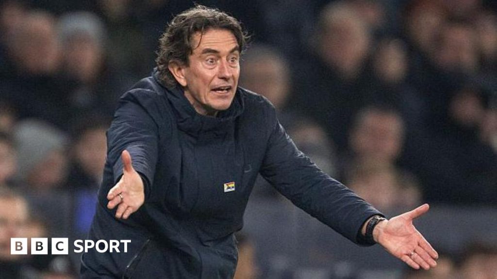 Футбол: Чи частіше вболівальники свистять на свою команду та тренера?