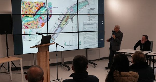 Конфлікт в Івано-Франківську: мешканці виступають проти зведення церкви поруч із недобудованим мостом