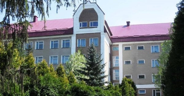 Верховний суд повернув ліцею на Прикарпатті землю вартістю 19 млн грн – деталі справи