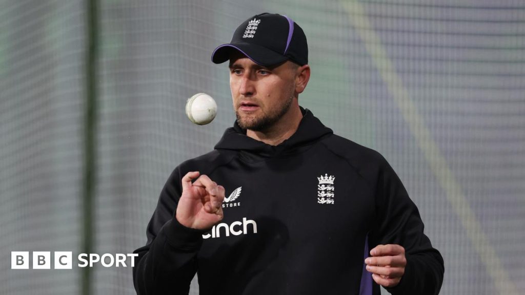 Ліам Лівінгстоун висловлює критику на адресу Англії, Роба Кі та Брендона Маккаллумa