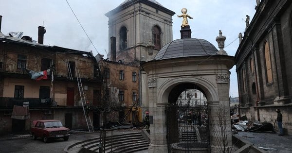 Польща готова сприяти відновленню історичних пам’яток Львова після обстрілу