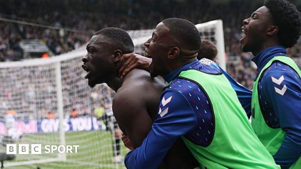 Сандерленд перемагає Ньюкасл Юнайтед 2-1: Броббі забиває переможний гол у доданий час Прем'єр-ліги
