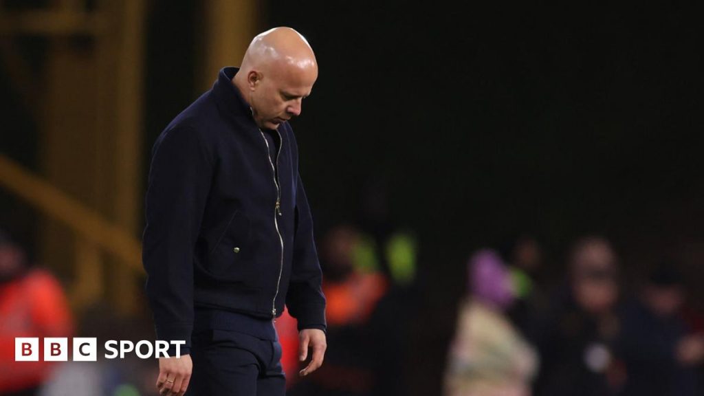 Вовки перемагають Ліверпуль 2-1: «Знову те саме» для Арне Слота, Вовки обіцяють «продовжувати боротьбу»