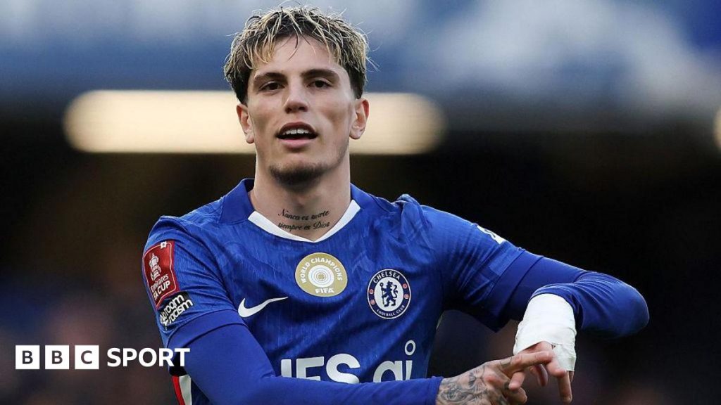 Алехандро Гарначо: що відбувається з вінгером Челсі?