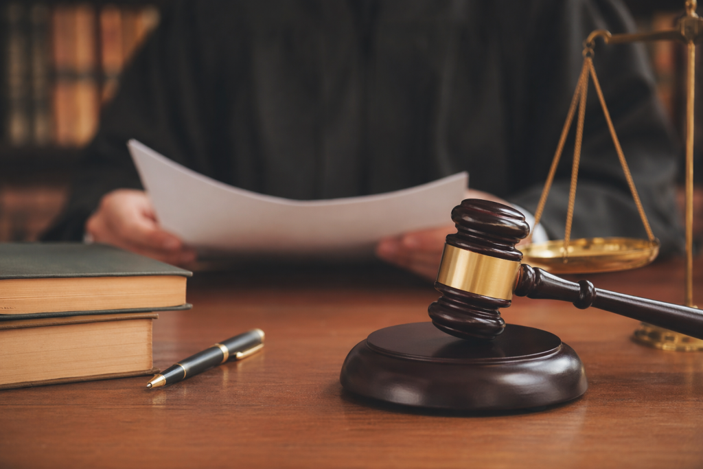 У Калуші суд виніс новий вирок у справі штурму ТЦК. Деталі нападу, покарання та що відомо про всіх учасників.