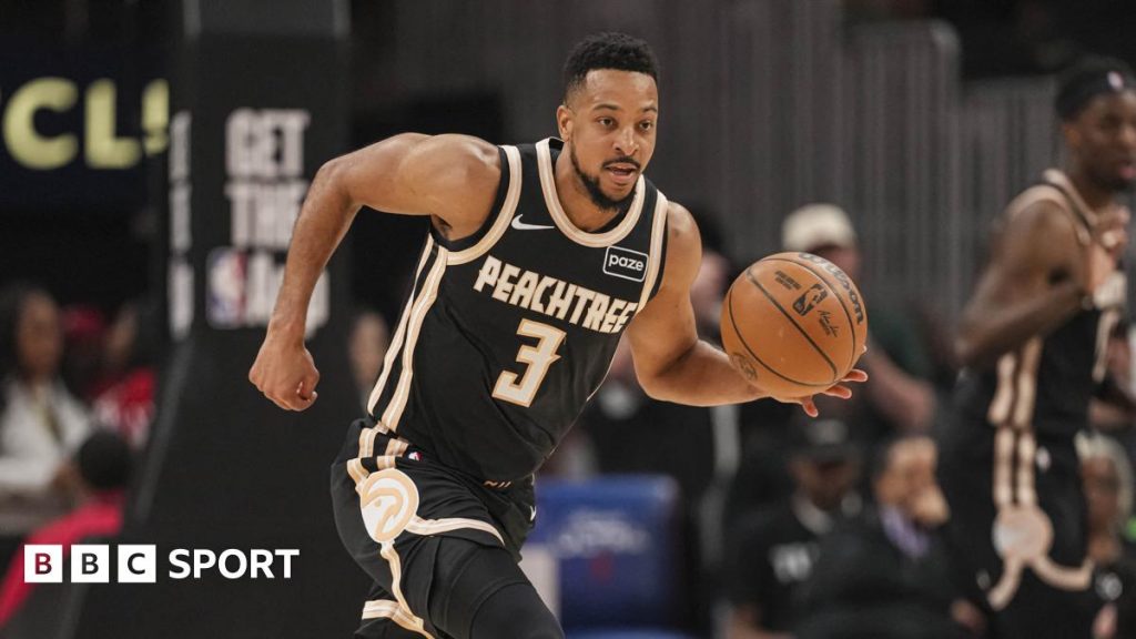 НБА: Атланта Хокс гарантували місце в плей-офф, Леброн Джеймс подолав рубіж у 12 000 передач