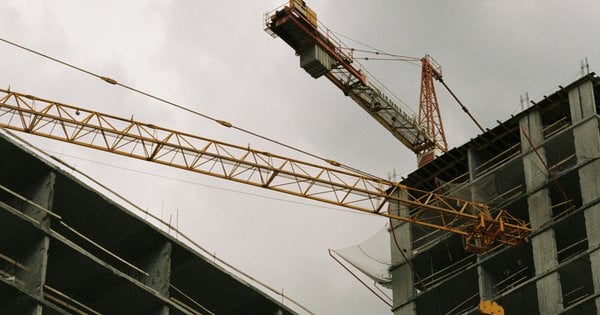 Спорудження 16-поверхового будинку в Івано-Франківську – жителі міста закликають не чіпати автостанцію