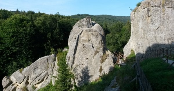 Тустань: в Уричі відкрили онлайн-мандрівку скелями та природними пам'ятками