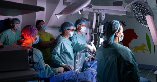 У Львові 17-річному юнакові вдало провели операцію з видалення 60% легені без розрізу грудної клітки
